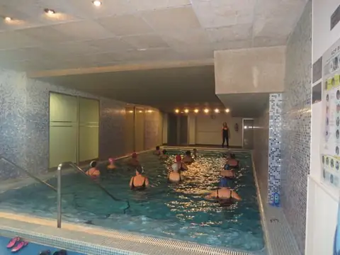 Clase de aquagym en la piscina cubierta del Hotel Balneario de Compostela